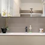 Modern House In The Center Of With Parking アパート