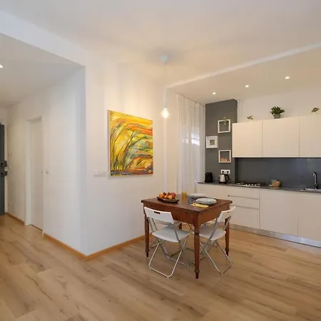 Modern House In The Center Of With Parking *