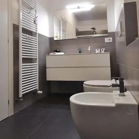 Modern House In The Center Of With Parking 렉코