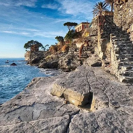 Modern House In The Center Of With Parking *