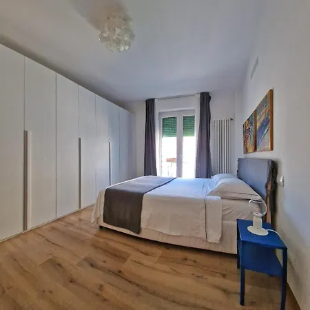 Modern House In The Center Of With Parking *