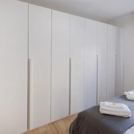 Apartment Modern House In The Center Of With Parking *