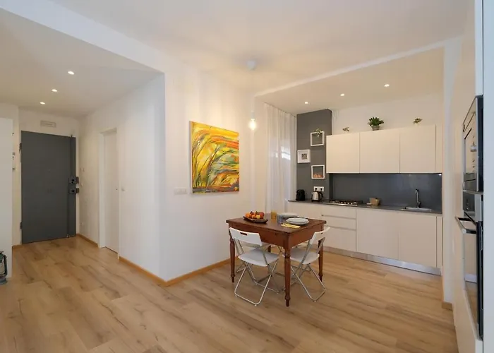 Modern House In The Center Of With Parking *