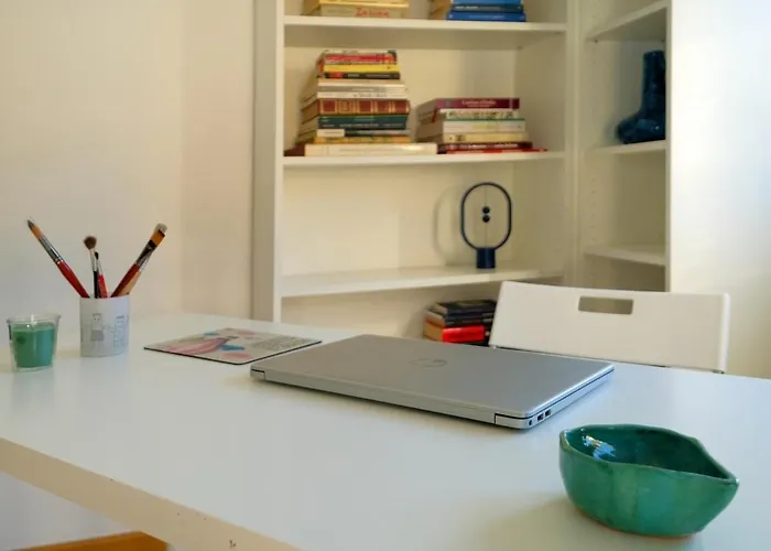 Lägenhet Modern House In The Center Of With Parking