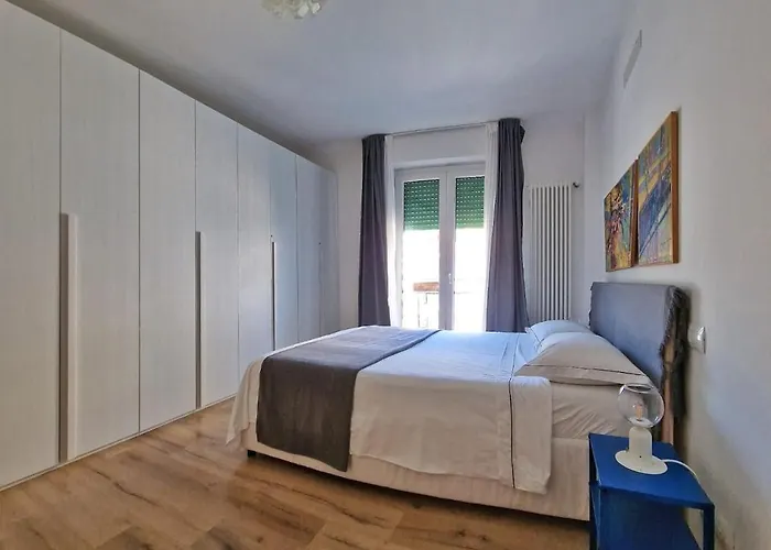 Modern House In The Center Of With Parking *